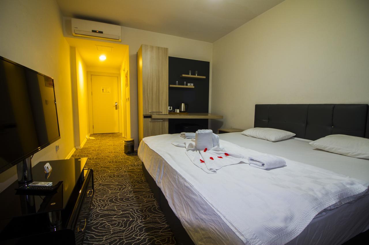 Hit Suites Beylikduezue ブユックチェクメジェ エクステリア 写真